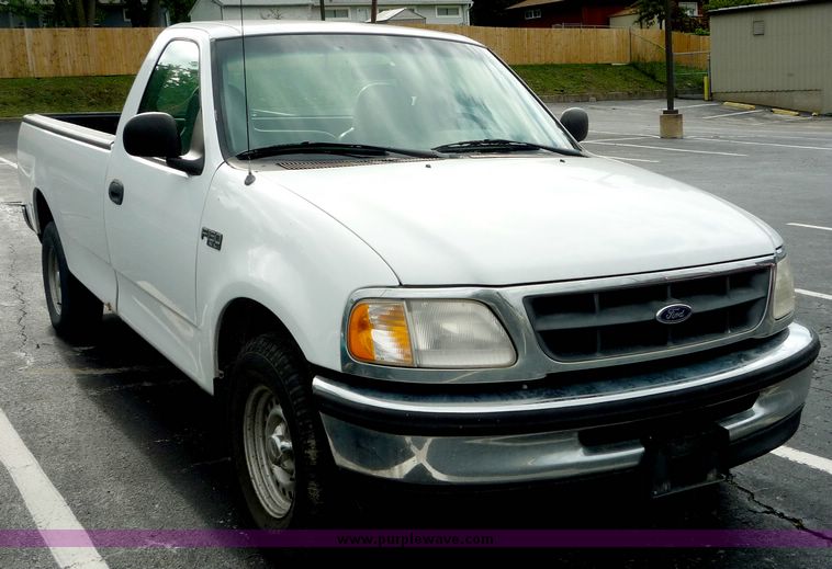 image for item 2168 1998 Ford F 150 XL pickup
