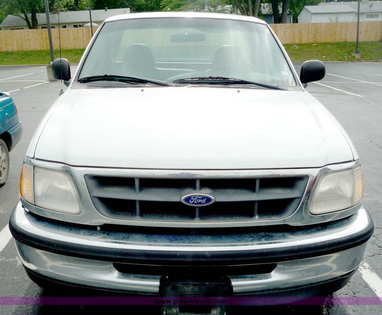 image for item 2168 1998 Ford F 150 XL pickup