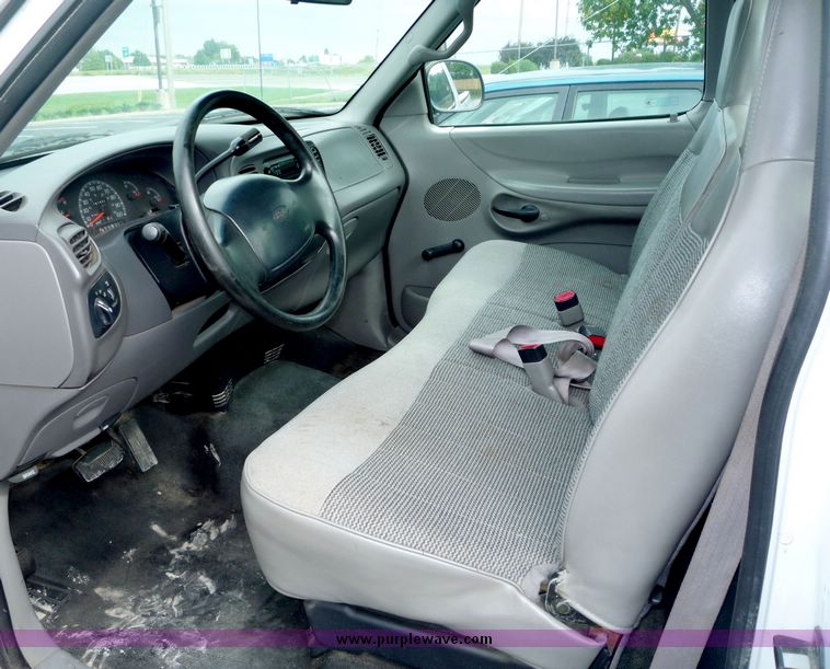 image for item 2168 1998 Ford F 150 XL pickup