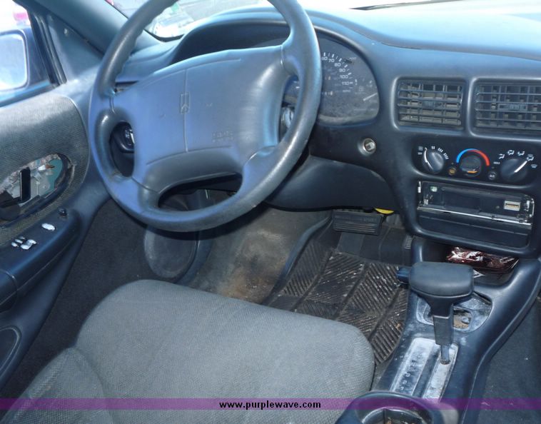 image for item 2172 1996 Oldsmobile Cutlass Supreme LS