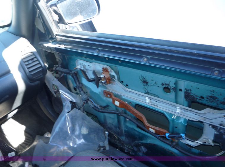 image for item 2172 1996 Oldsmobile Cutlass Supreme LS