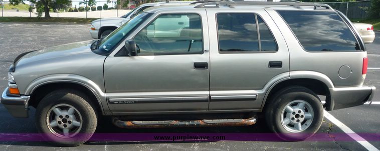 image for item 2173 2000 Chevrolet Blazer LS