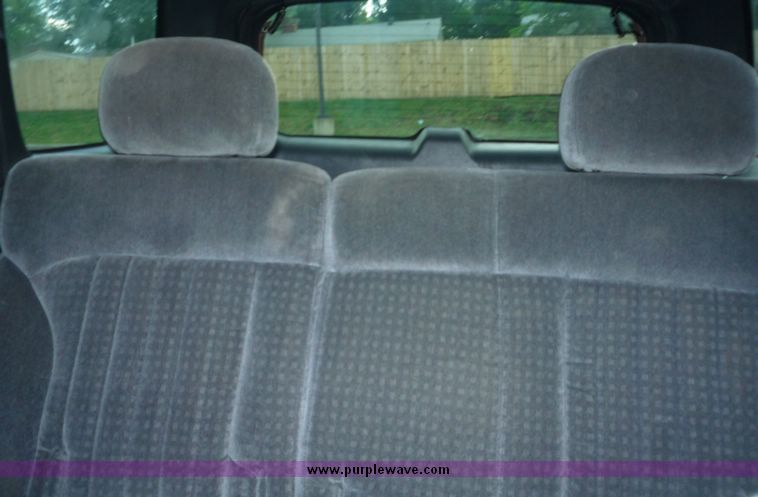 image for item 2173 2000 Chevrolet Blazer LS