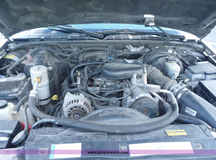 image for item 2173 2000 Chevrolet Blazer LS