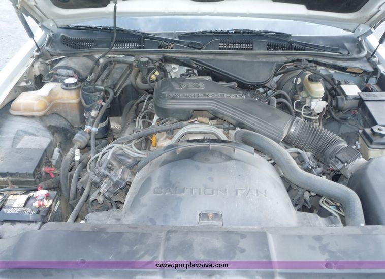 image for item 2174 1995 Lincoln Towncar Executive