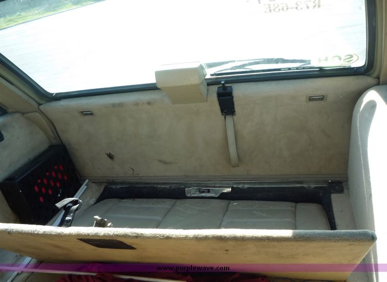 image for item 2176 1995 Mercedes Benz E320 station wagon