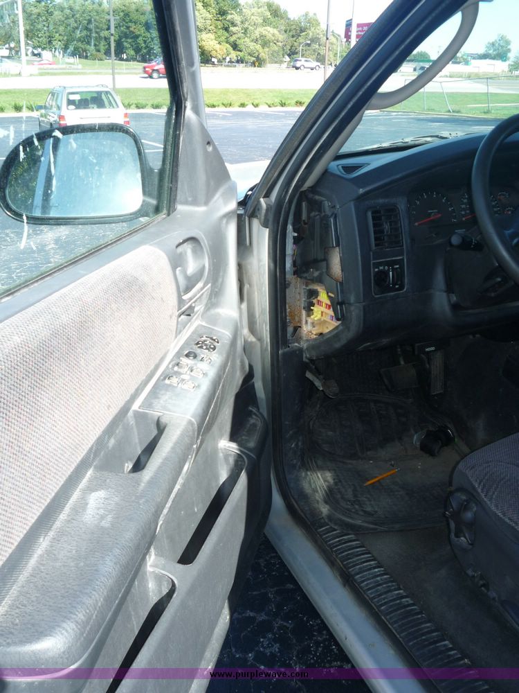 image for item 2177 2003 Dodge Durango SLT SUV