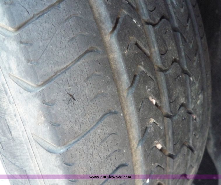 image for item 2178 2002 Chrysler Sebring LXI convertible