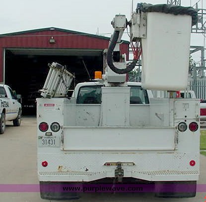 image for item 2500 1995 Ford F350 bucket truck