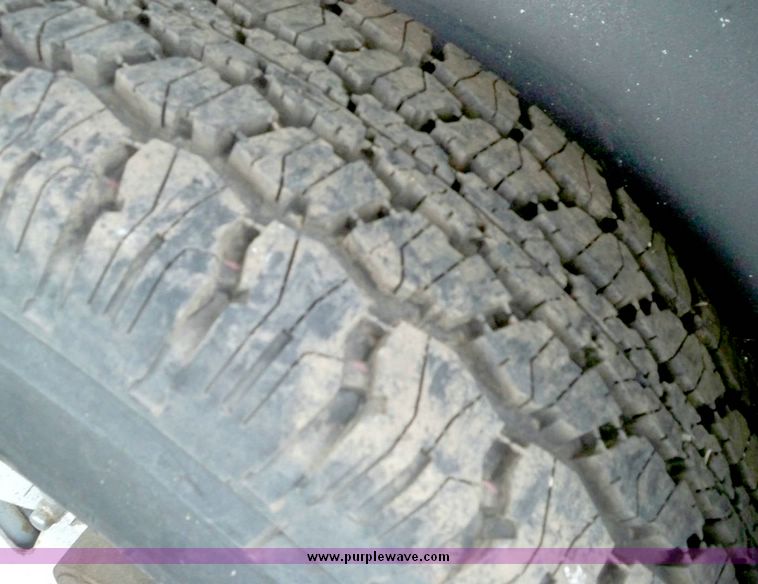 image for item 4001 1991 26' goose neck tandem axle cargo trailer