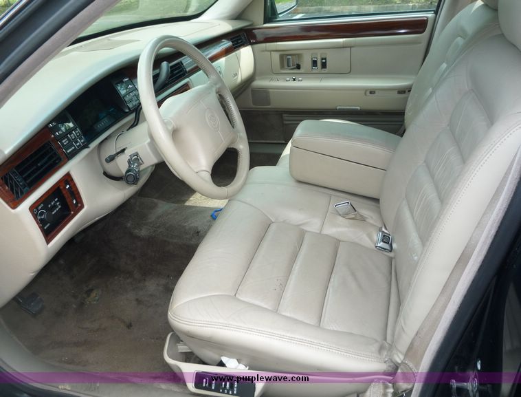 image for item 4090 1994 Cadillac Sedan Deville