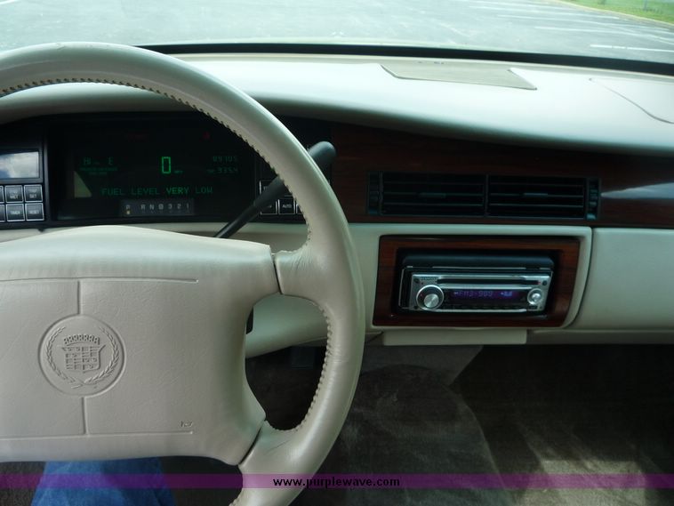 image for item 4090 1994 Cadillac Sedan Deville