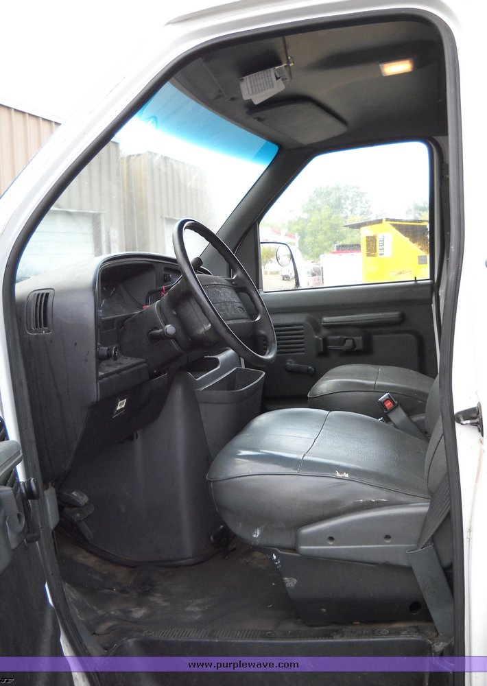 image for item 4249 1994 Ford Econoline E250 cargo van