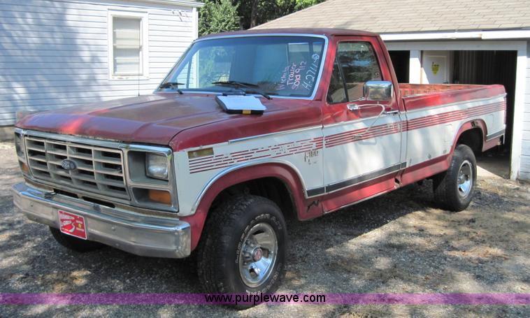 image for item 4392 1983 Ford F150