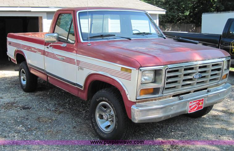image for item 4392 1983 Ford F150