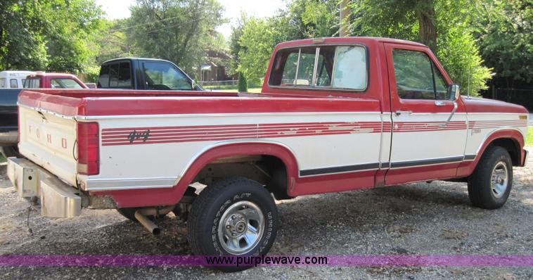 image for item 4392 1983 Ford F150