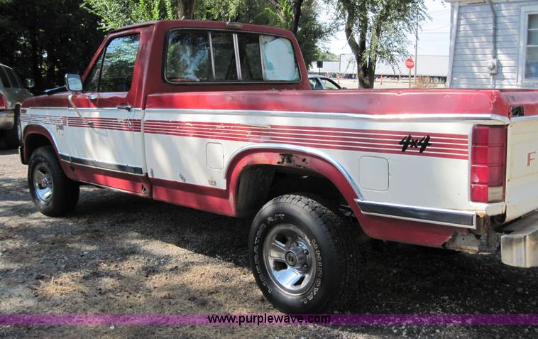image for item 4392 1983 Ford F150