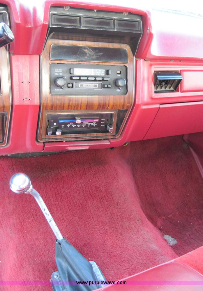 image for item 4392 1983 Ford F150