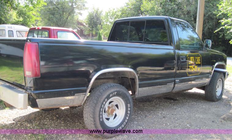 image for item 4393 1988 Chevrolet K1500 half-ton pickup truck