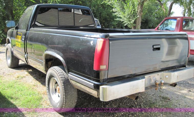 image for item 4393 1988 Chevrolet K1500 half-ton pickup truck