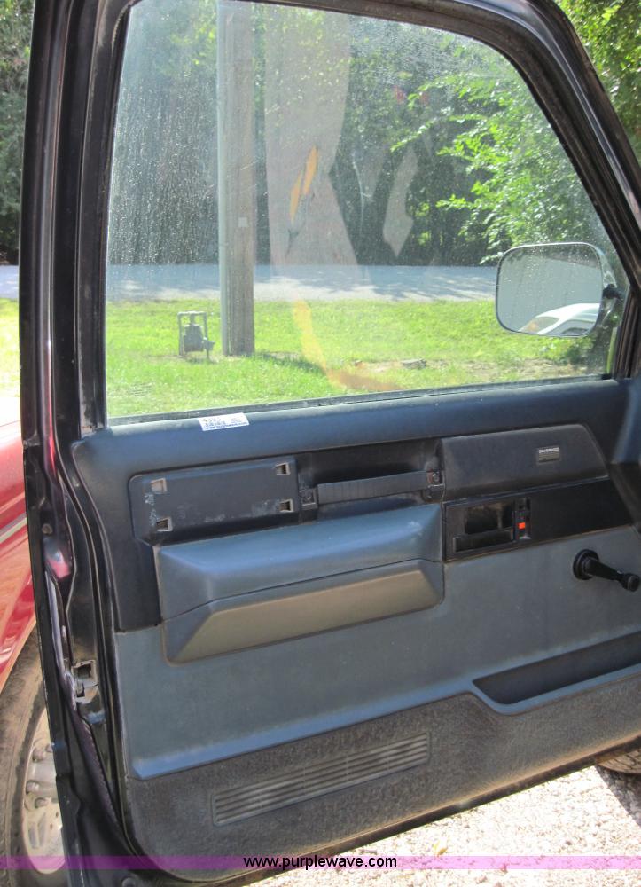 image for item 4393 1988 Chevrolet K1500 half-ton pickup truck