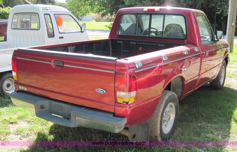 image for item 4394 1994 Ford Ranger