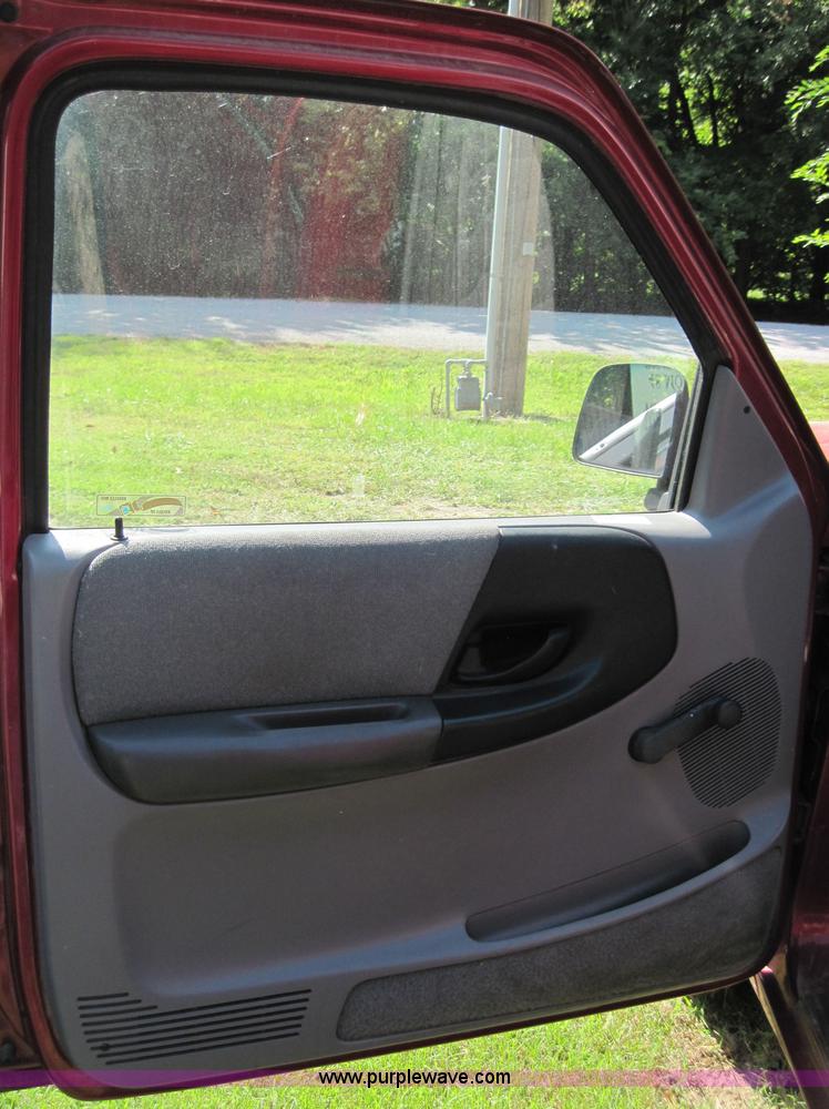 image for item 4394 1994 Ford Ranger