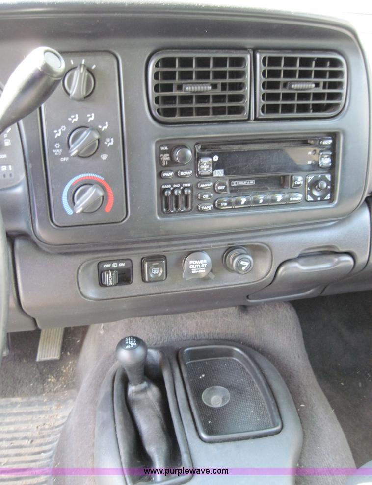 image for item 4395 1999 Dodge Durango