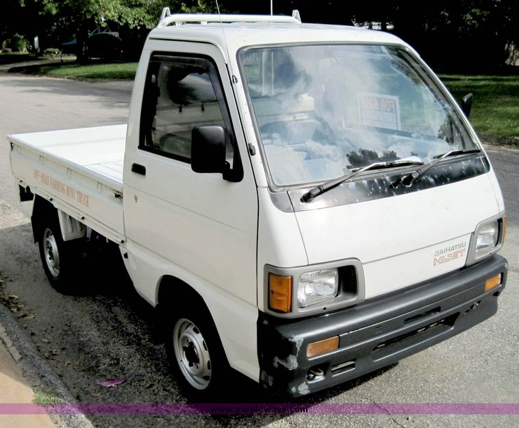 image for item 4566 1992 Daihatsu Hijet 583P mini truck