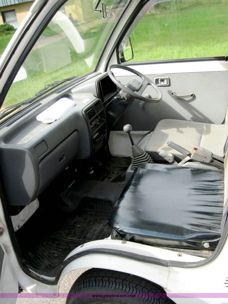 image for item 4566 1992 Daihatsu Hijet 583P mini truck