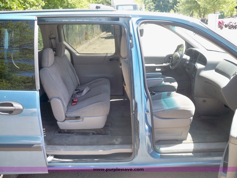 image for item 6591 2002 Ford Windstar