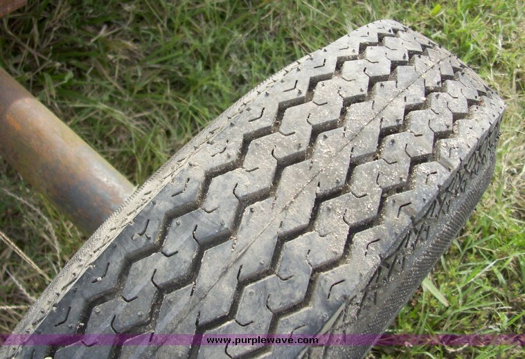 image for item 7323 Single axle utility trailer