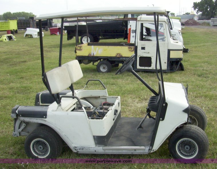 image for item 7325 Electric golf cart