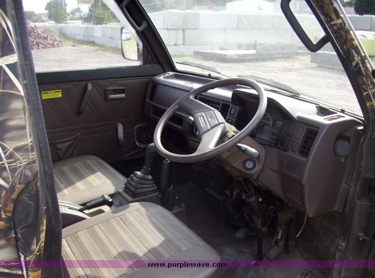 image for item 7334 Suzuki utility vehicle