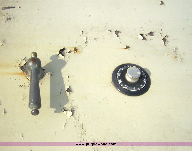 image for item 7343 Safe