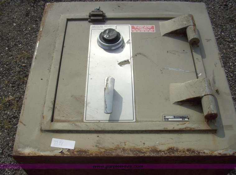 image for item 7344 (3) safes