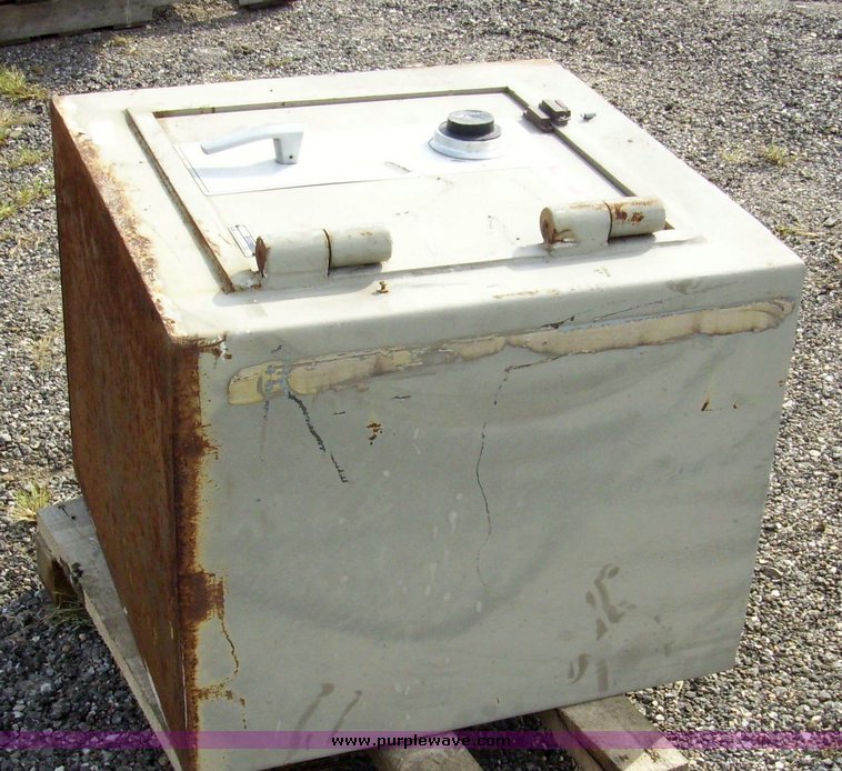 image for item 7344 (3) safes