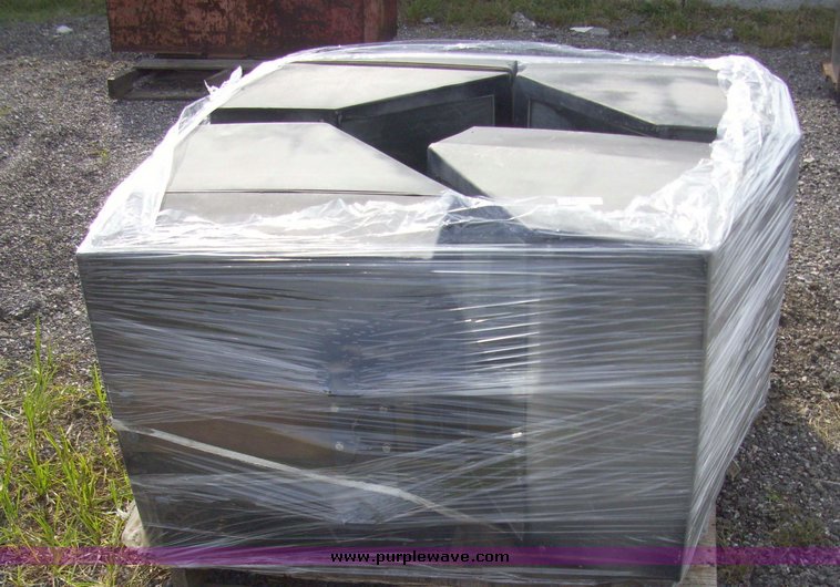 image for item 7348 (4) pole mounted lights