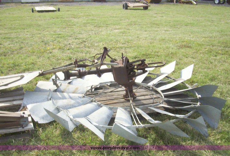 image for item 7351 Aermotor windmill