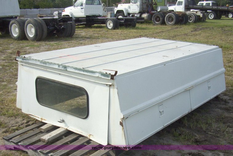 image for item 7362 Reading truck topper