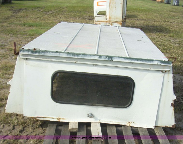 image for item 7362 Reading truck topper