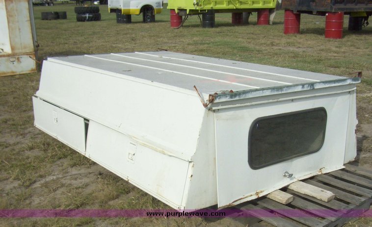 image for item 7362 Reading truck topper