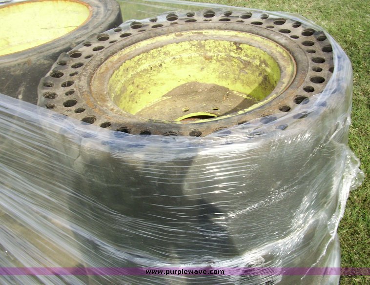 image for item 7370 (8) skid steer tires