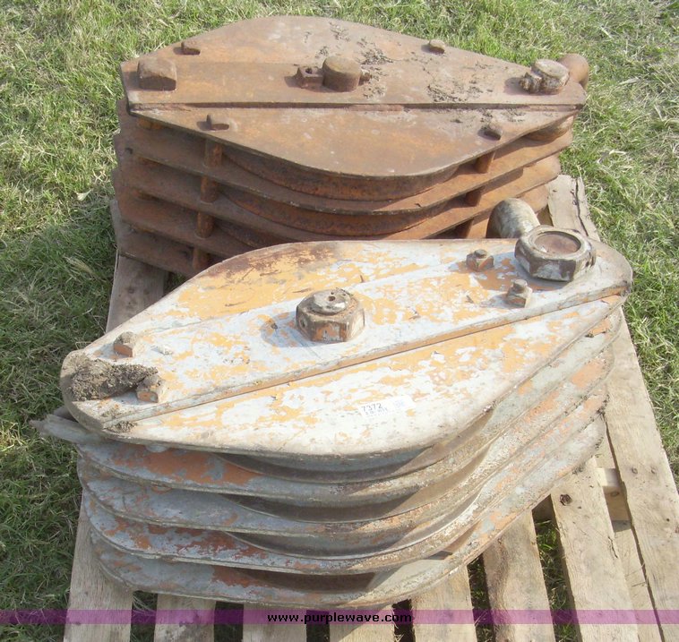 image for item 7372 (2) block and tackle pulleys