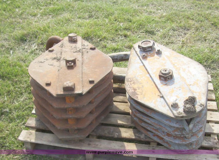 image for item 7372 (2) block and tackle pulleys