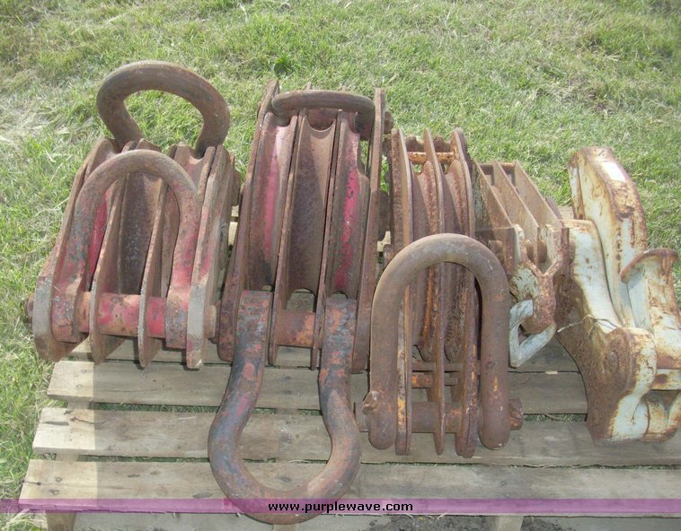 image for item 7373 (4) block and tackle pulleys