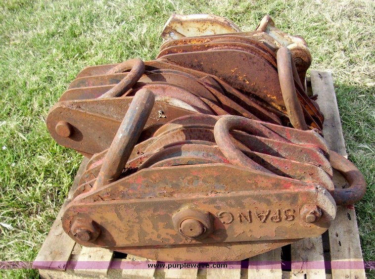 image for item 7373 (4) block and tackle pulleys