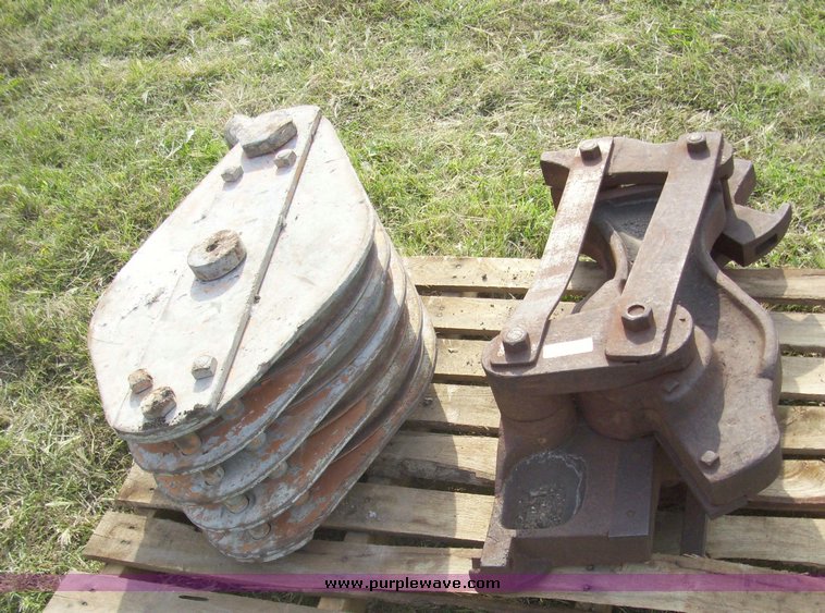 image for item 7374 Block and tackle pulley