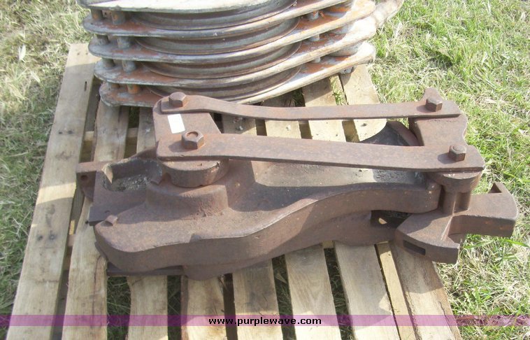 image for item 7374 Block and tackle pulley