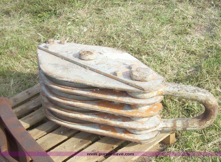 image for item 7374 Block and tackle pulley